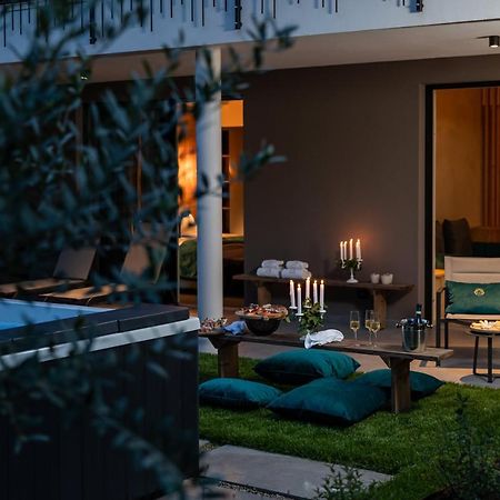 Shiloh Private Luxury Apartments Костермано Екстериор снимка